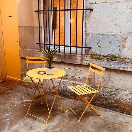Studio Renove Avec Patio, Coeur Du Centre Ville Besançon Dış mekan fotoğraf