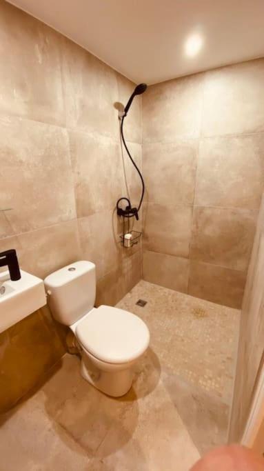 Studio Renove Avec Patio, Coeur Du Centre Ville Besançon Dış mekan fotoğraf